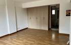 4 Bed Apartment with En Suite in Parklands - 7