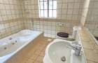 4 Bed Villa with En Suite in Ridgeways - 9