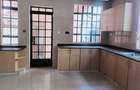 5 Bed Townhouse with En Suite in Lavington - 9