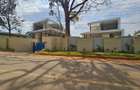 6 Bed Villa with En Suite at Lavington - 16