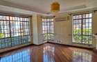 5 Bed Townhouse with En Suite in Lavington - 7