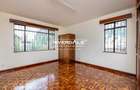 5 Bed Townhouse with En Suite in Brookside - 6