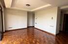 4 Bed Apartment with En Suite at Riverside Drive - 2