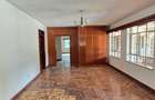 6 Bed House with En Suite in Nyari - 4