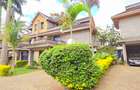 5 Bed Townhouse with En Suite at Lavington Green - 4