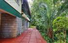 5 Bed House with En Suite at Lavington - 1