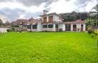 4 Bed House with En Suite at Lavington - 3
