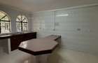 5 Bed Townhouse with En Suite at Riverside Drive - 9