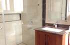 6 Bed Townhouse with En Suite in Lavington - 14