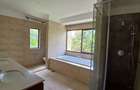 5 Bed Townhouse with En Suite at Lavington - 20
