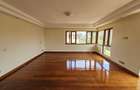 5 Bed House with En Suite in Lavington - 12