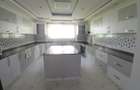 6 Bed House with En Suite at Windy Ridge - 2