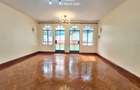 5 Bed Townhouse with En Suite at Riverside Drive - 5
