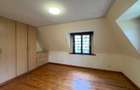 5 Bed House with En Suite in Runda - 11