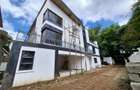 6 Bed House with En Suite at Lavington - 10