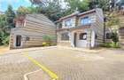 4 Bed House with En Suite in Lavington - 1
