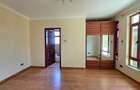 5 Bed Townhouse with En Suite at Lavington Green - 14