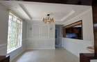 5 Bed House with En Suite in Thome - 4