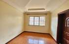 5 Bed House with En Suite in Lavington - 10