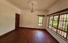 5 Bed House with En Suite in Runda - 4