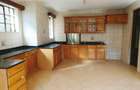 5 Bed Townhouse with En Suite at Lavington - 4