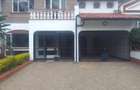 4 Bed Villa with En Suite in Brookside - 1