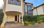 4 Bed Townhouse with En Suite at Lavington - 1