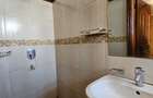 5 Bed Townhouse with En Suite at Lavington - 8