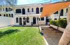 5 Bed Townhouse with En Suite in Riverside - 2