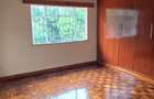 5 Bed House with En Suite at Rosslyn Road - 12