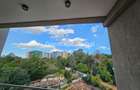 3 Bed Apartment with En Suite in Riverside - 12