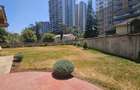 4 Bed House with En Suite in Lavington - 12