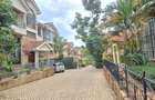 5 Bed Townhouse with En Suite in Lavington - 2