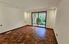 5 Bed Townhouse with En Suite in Lavington - 14