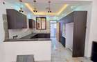 4 Bed Townhouse with En Suite at Coca-Cola - 8