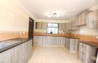 5 Bed Townhouse with En Suite at Lavington - 9