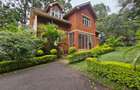 4 Bed House with En Suite in Rosslyn - 1