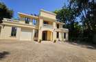 5 Bed House with En Suite in Runda - 1