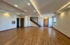 5 Bed Apartment with En Suite in Parklands - 10