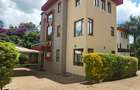 5 Bed Townhouse with En Suite at Lavington - 1