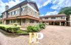 5 Bed House with En Suite in Nyari - 1