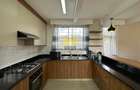 2 Bed Apartment in Ridgeways - 5