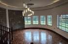 5 Bed House with En Suite in Runda - 2