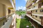 Serviced 2 Bed Apartment with En Suite in Garden Estate - 17