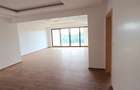 4 Bed Apartment with En Suite at Parklands Avenue - 12