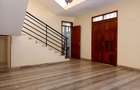 5 Bed Townhouse with En Suite in Kyuna - 2