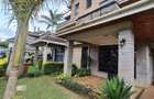 5 Bed Townhouse with En Suite in Lavington - 2