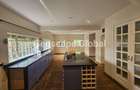 5 Bed House with En Suite in Ridgeways - 8