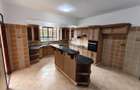 5 Bed Townhouse with En Suite at Lavington - 6
