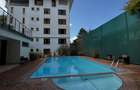 3 Bed Apartment with En Suite at Riverside Drive - 12